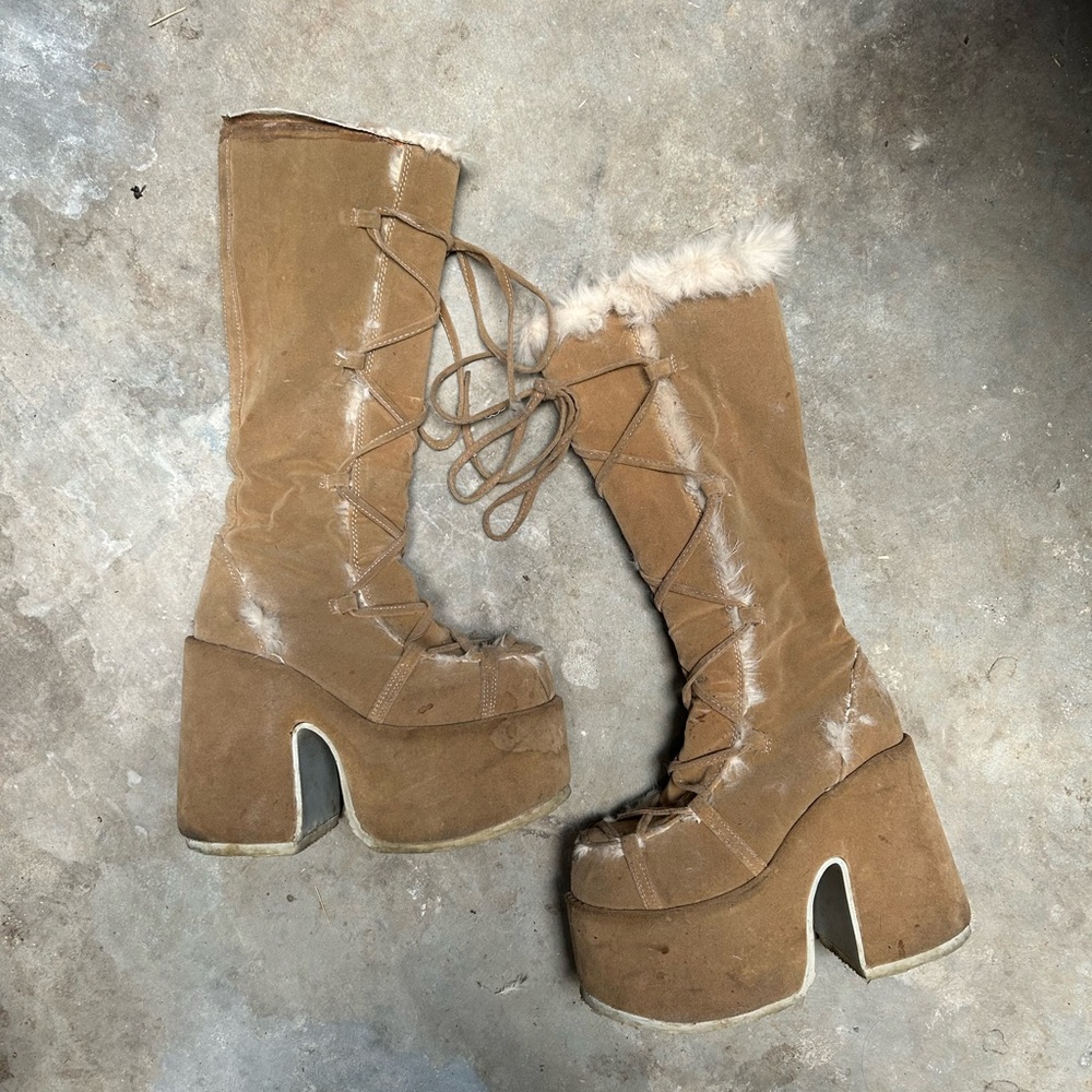 Damonia Camel Rave Boot